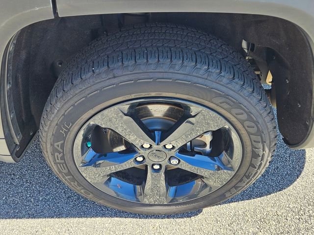 Used 2022 Jeep Grand Cherokee L Limited w/ Black Appearance Package image 7