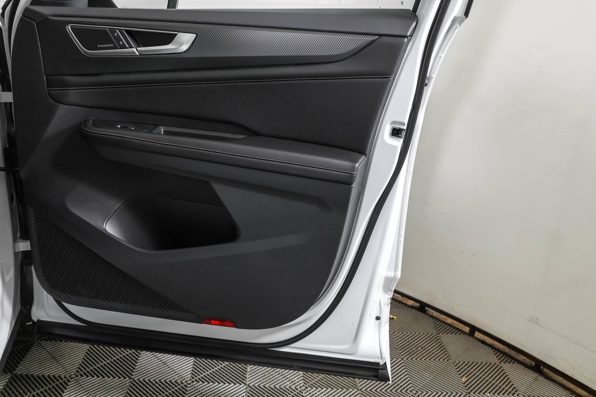 New 2026 Volkswagen Atlas Cross Sport SEL Premium R-Line image 47