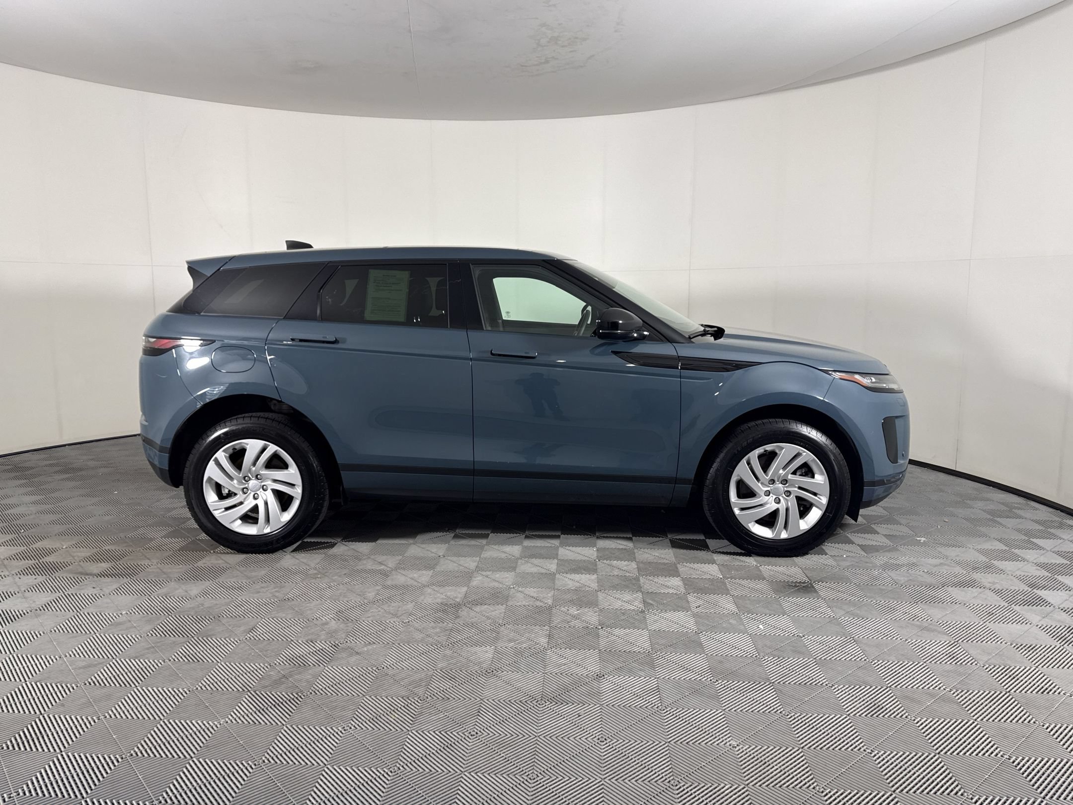 Used 2024 Land Rover Range Rover Evoque S AWD/4WD image 8