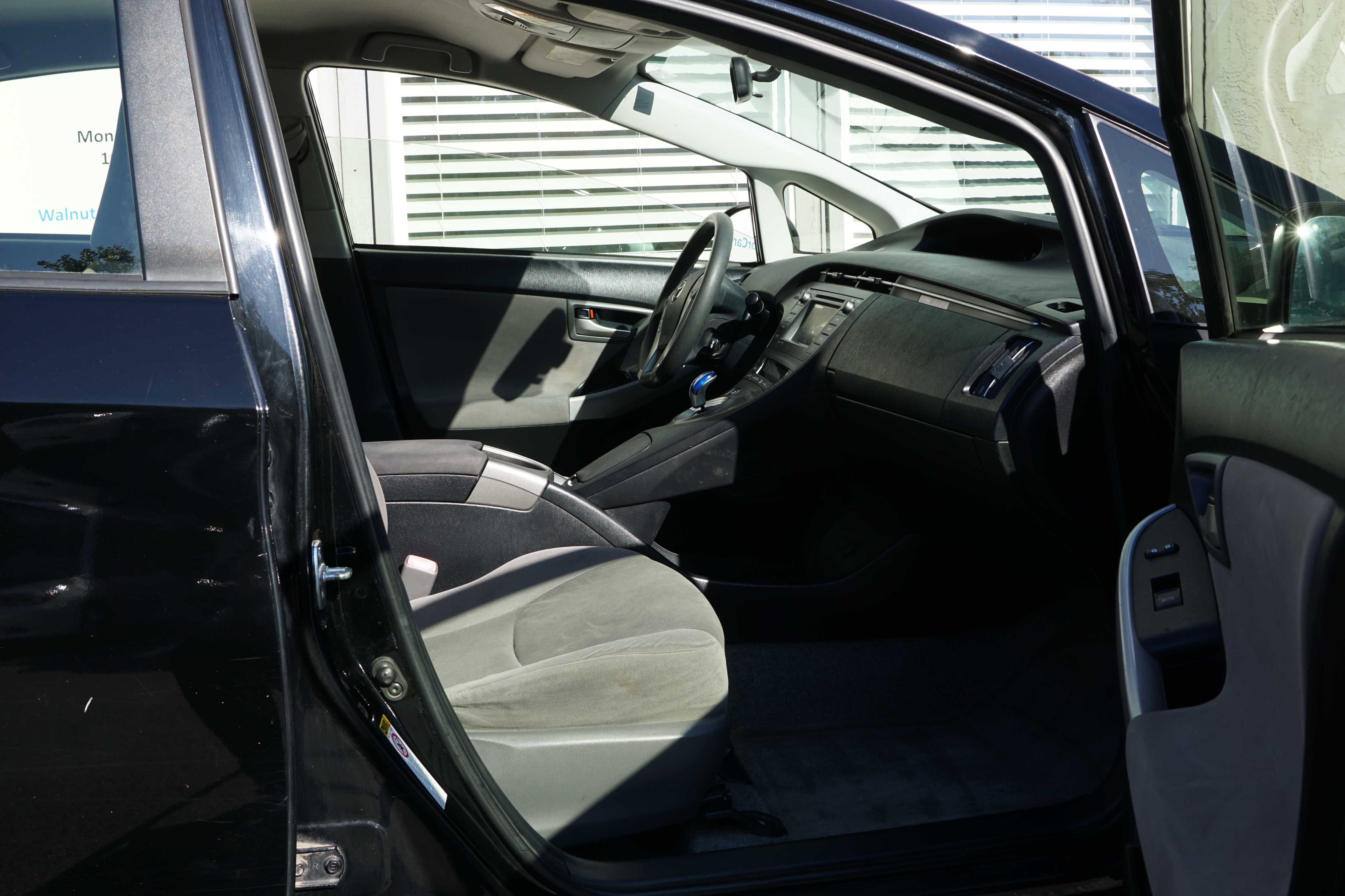 Used 2013 Toyota Prius Three image 32