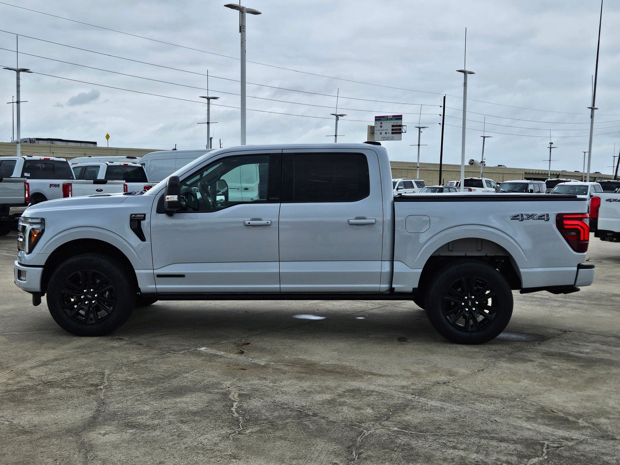 Used 2025 Ford F150 Platinum AWD/4WD image 9