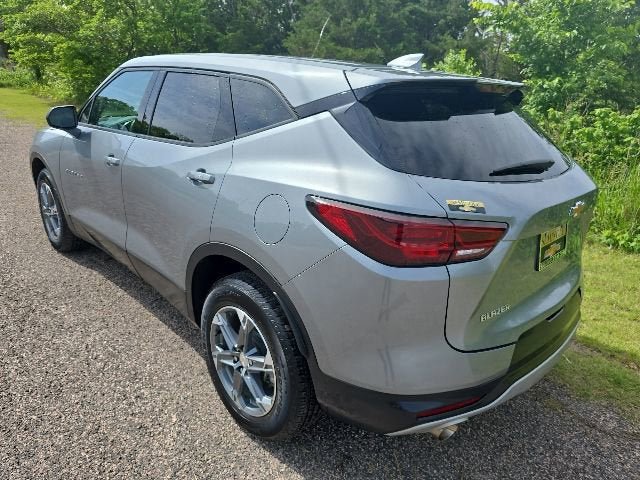 Certified 2025 Chevrolet Blazer LT FWD image 3