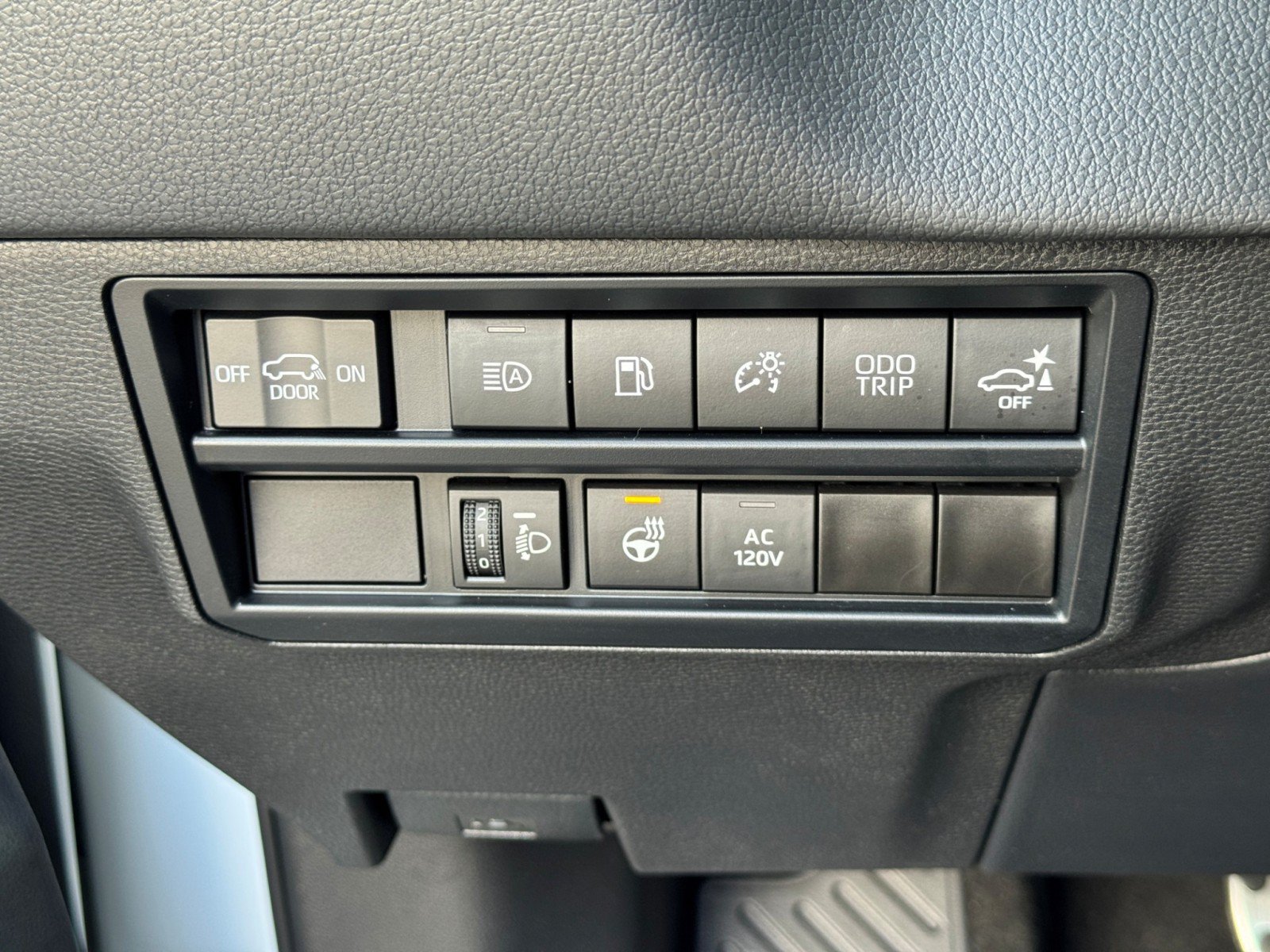 Used 2023 Toyota Sequoia Limited w/ TRD Off-Road Package AWD/4WD image 19
