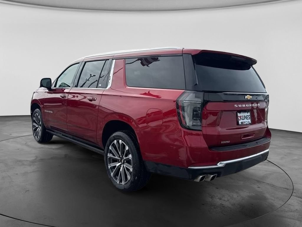 Used 2025 Chevrolet Suburban High Country AWD/4WD image 9