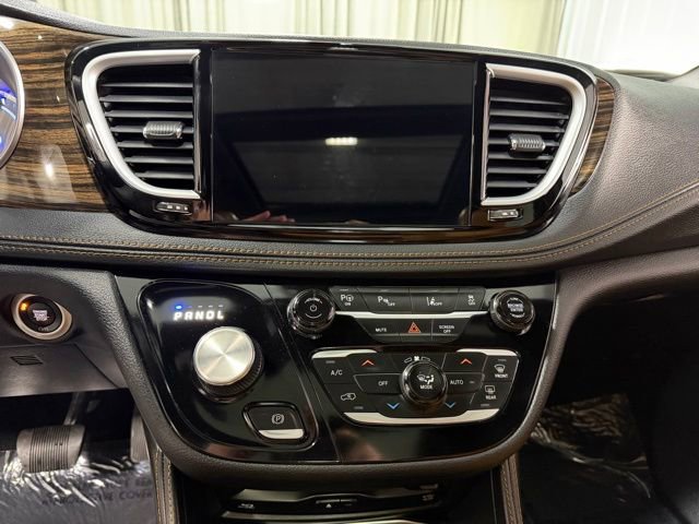Used 2023 Chrysler Pacifica Pinnacle image 15