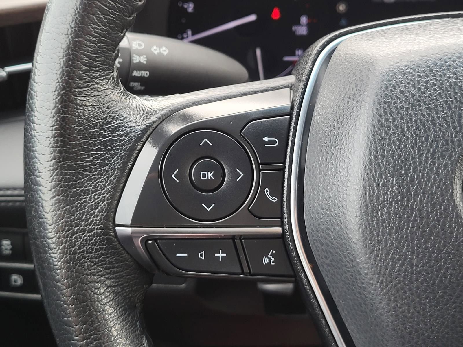 Used 2022 Toyota Avalon XLE image 25