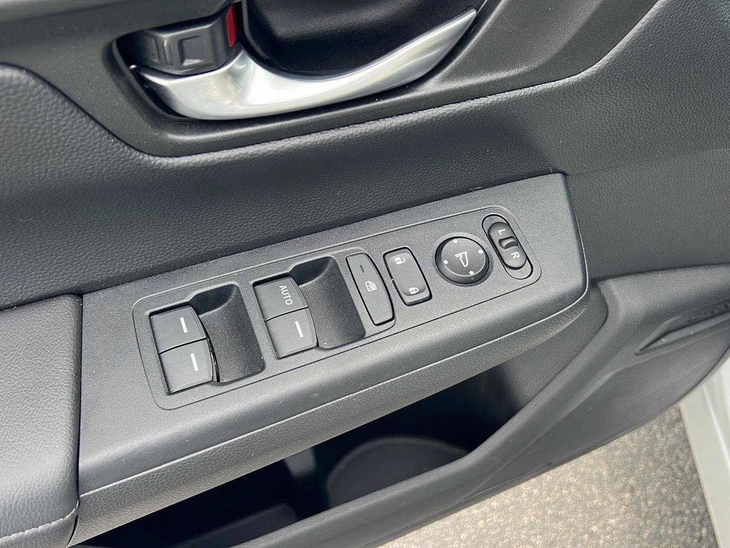 Used 2024 Honda CR-V LX image 31