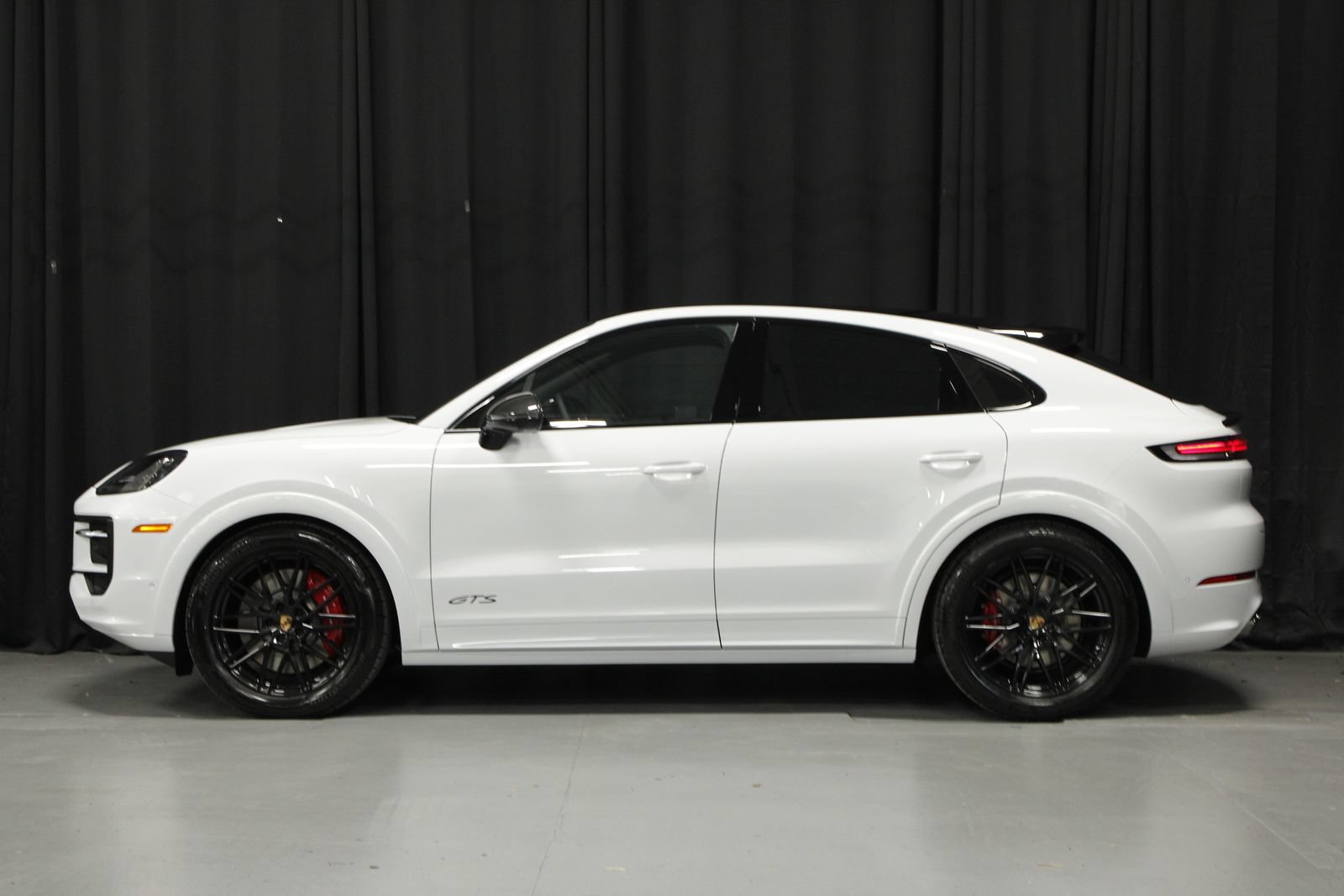 New 2026 Porsche Cayenne GTS AWD/4WD image 2