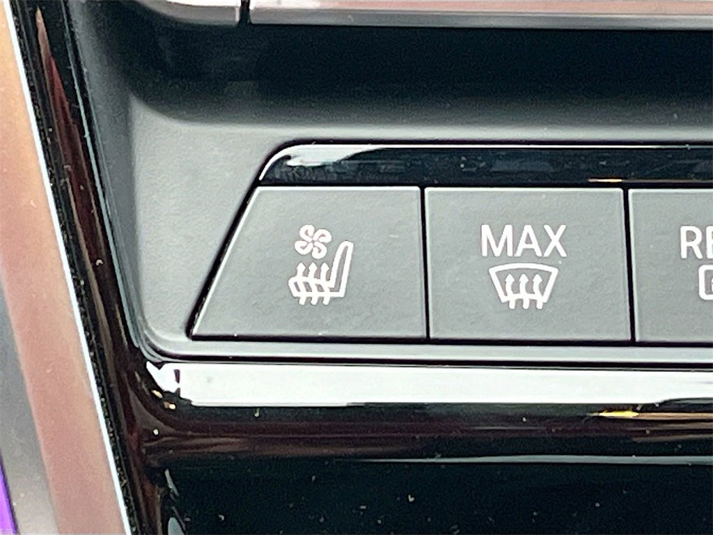 Used 2021 BMW M850i xDrive Coupe w/ M Carbon Exterior Package image 21