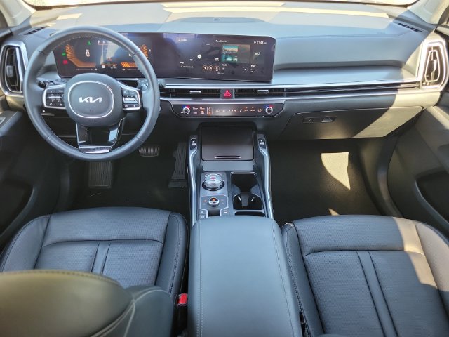 Used 2025 Kia Sorento EX AWD/4WD image 10