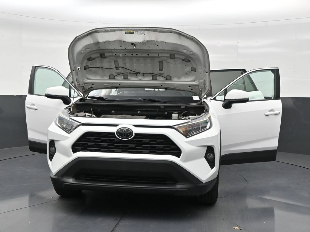 Used 2019 Toyota RAV4 XLE Premium FWD image 33