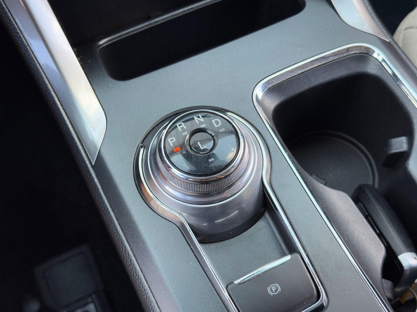 Used 2019 Ford Fusion SE image 29