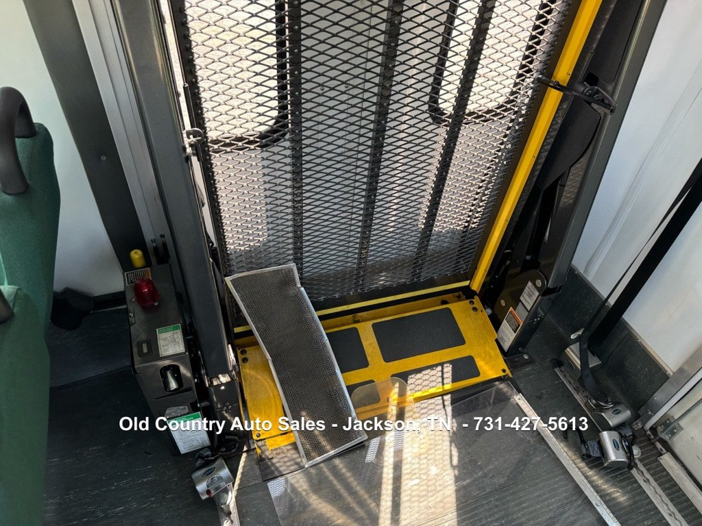 Used 2012 Ford F550 Luxury w/ Payload Upgrade Pkg RWD image 42