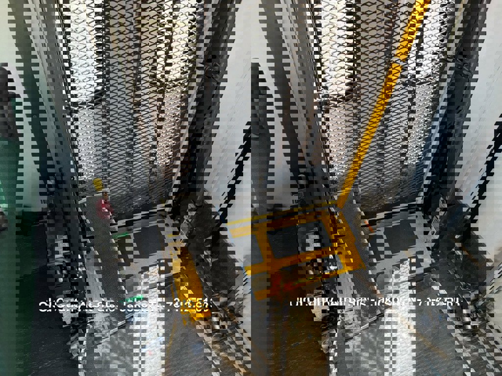 Used 2012 Ford F550 2WD Regular Cab Super Duty w/ Payload Upgrade Pkg image 42