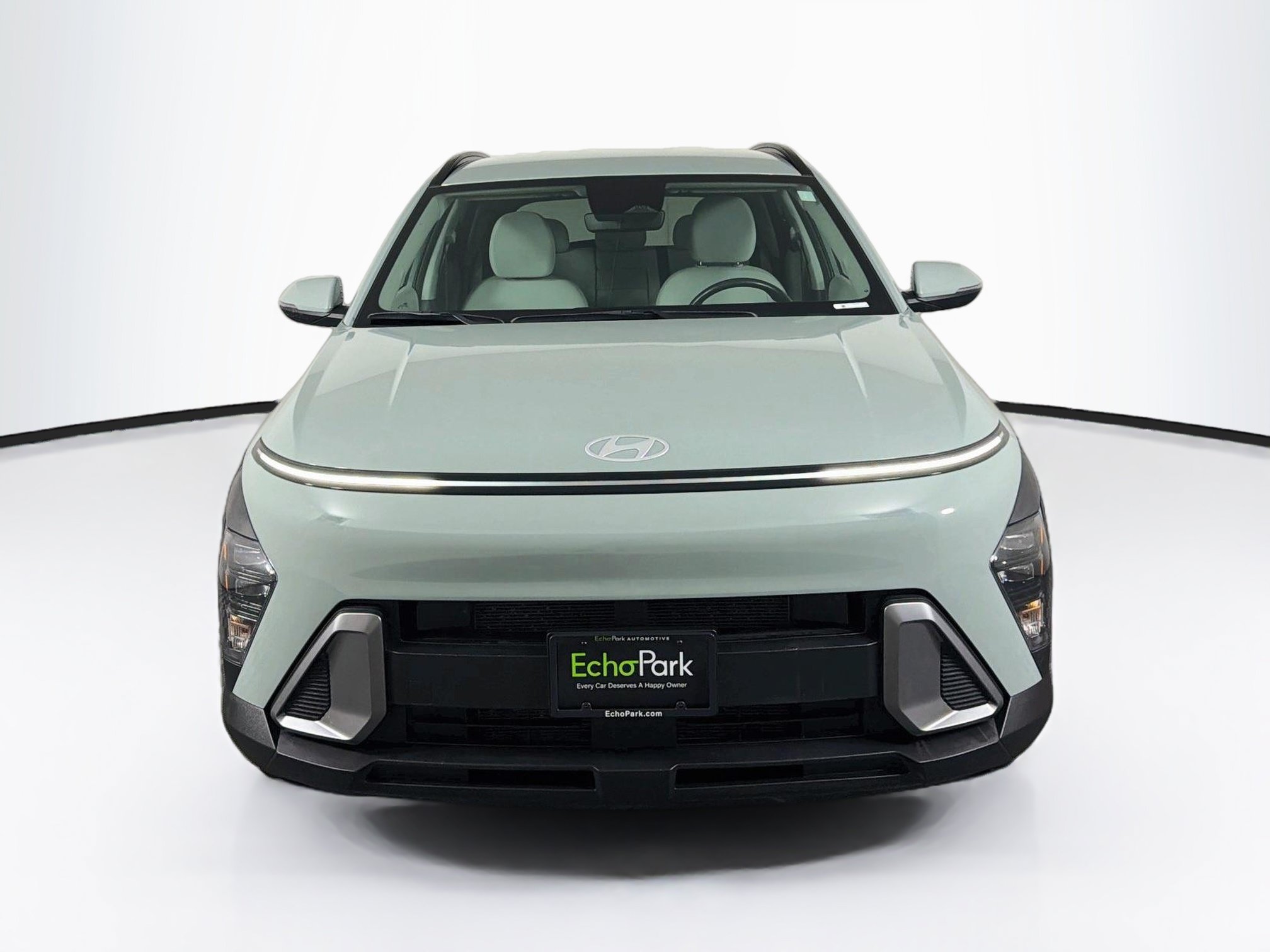 Used 2025 Hyundai Kona SEL FWD image 2