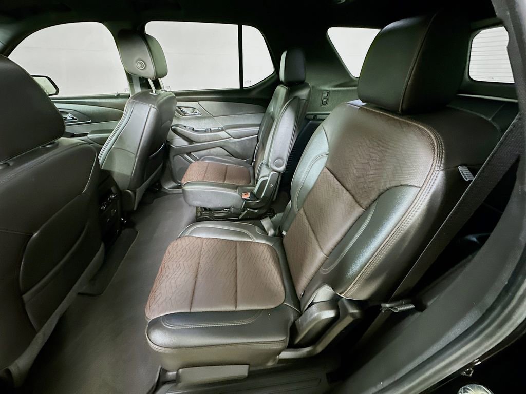 Used 2023 Chevrolet Traverse High Country image 15