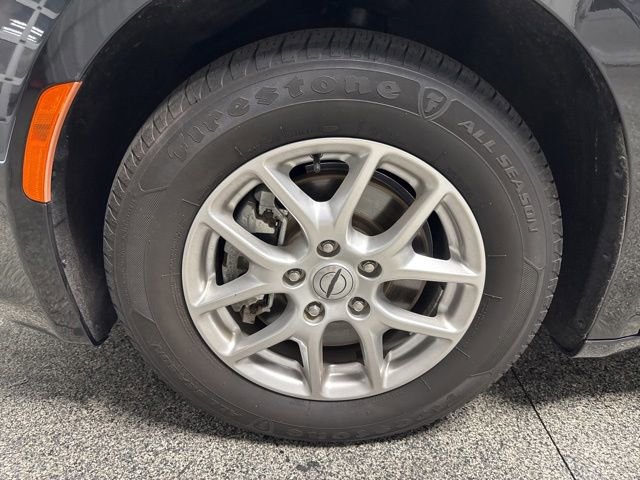 Used 2022 Chrysler Voyager LX FWD image 3