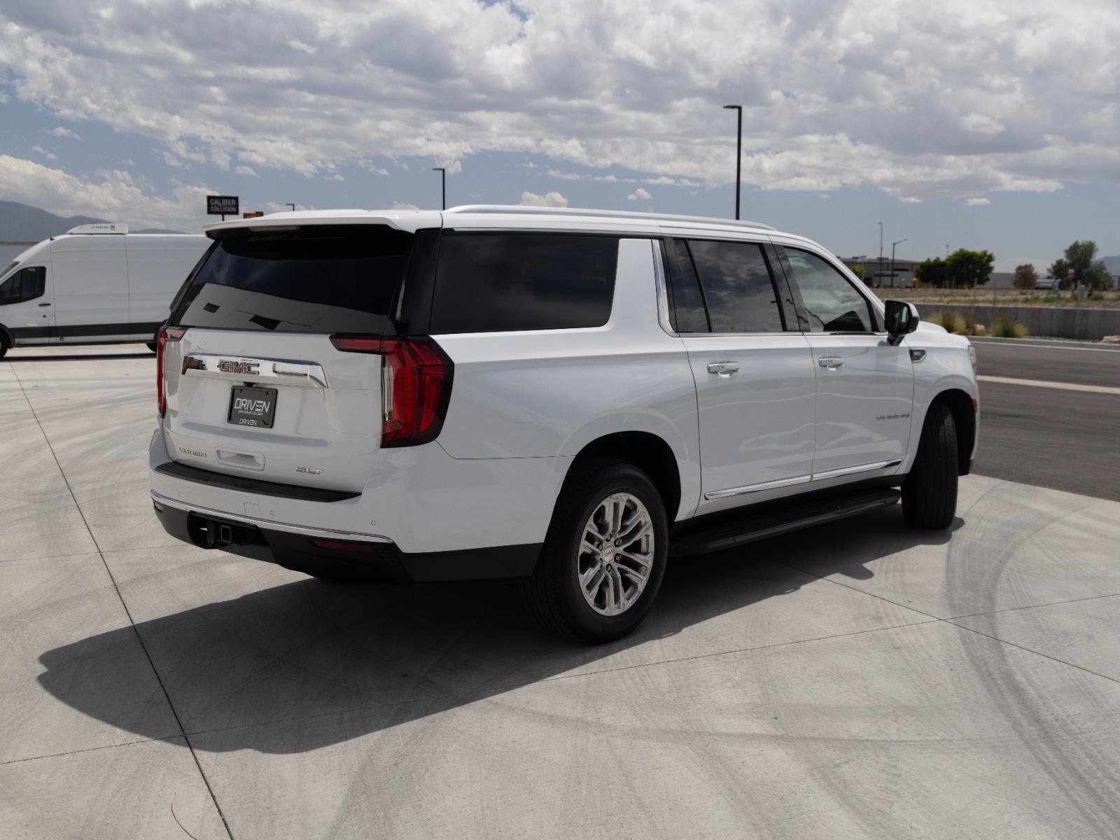 Used 2021 GMC Yukon XL SLT AWD/4WD image 7