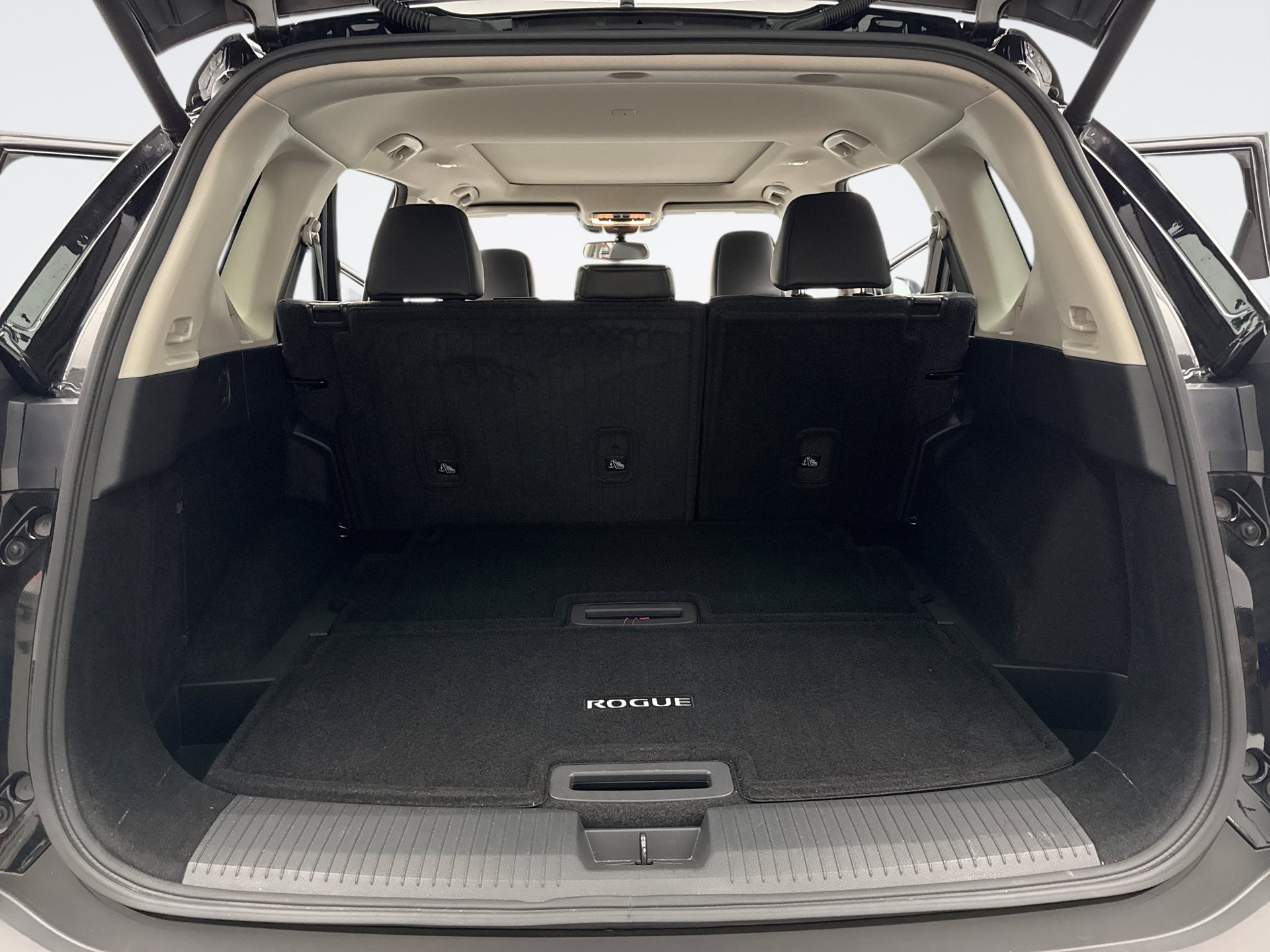 Used 2023 Nissan Rogue SL AWD/4WD image 19