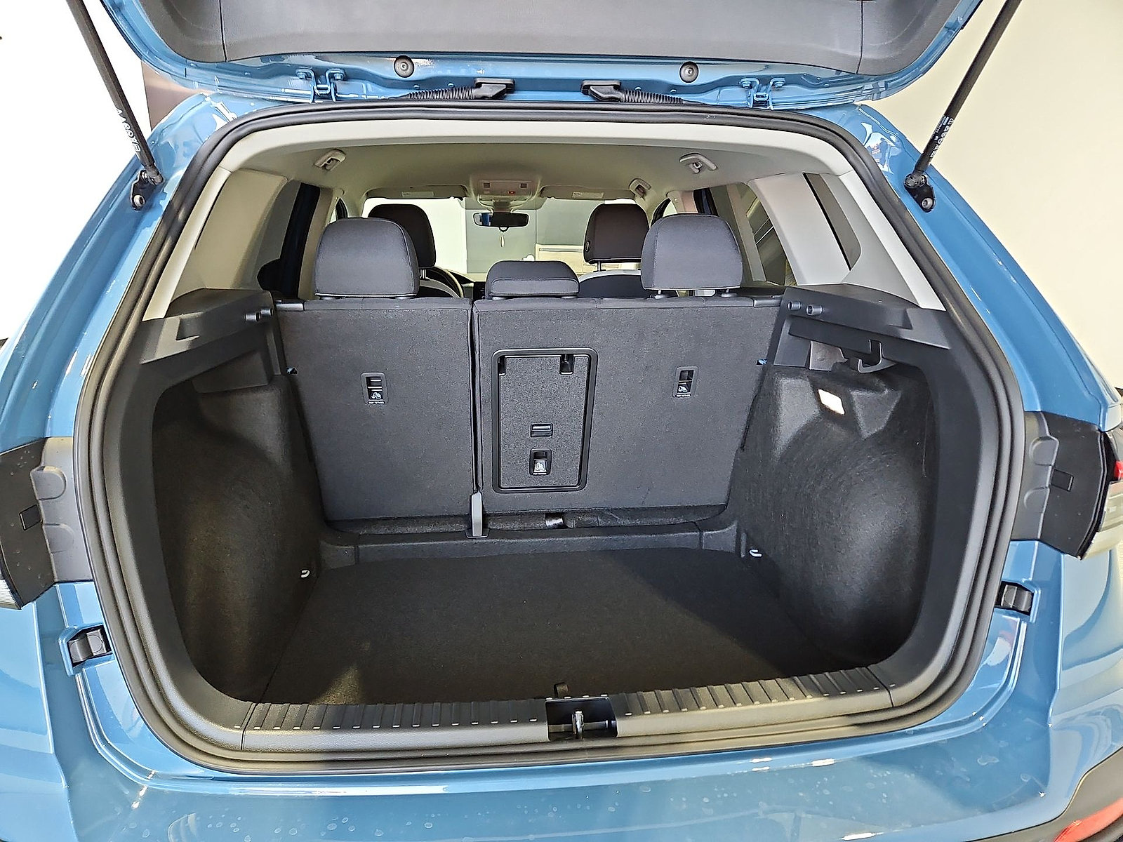 New 2027 Volkswagen Taos S FWD image 12