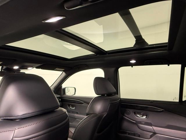Used 2025 Honda Pilot Black Edition image 34