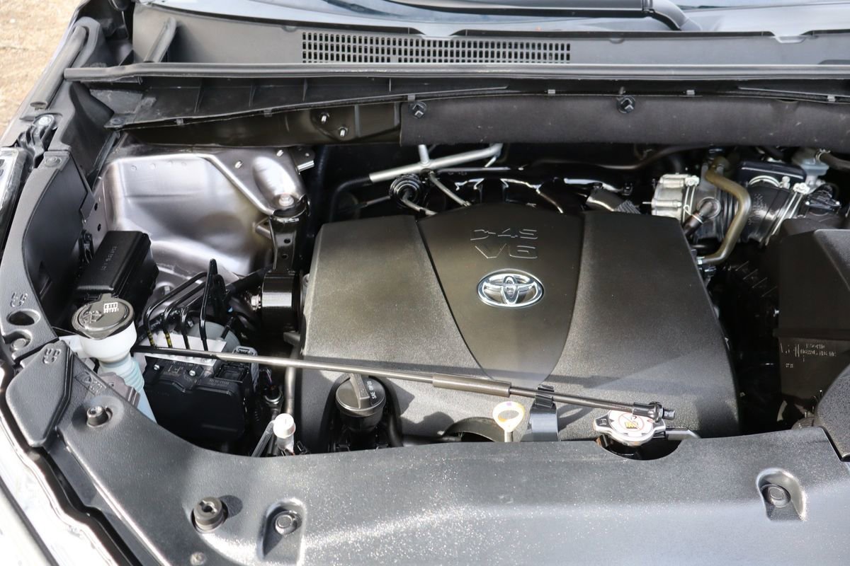 Used 2019 Toyota Highlander XLE AWD/4WD image 41