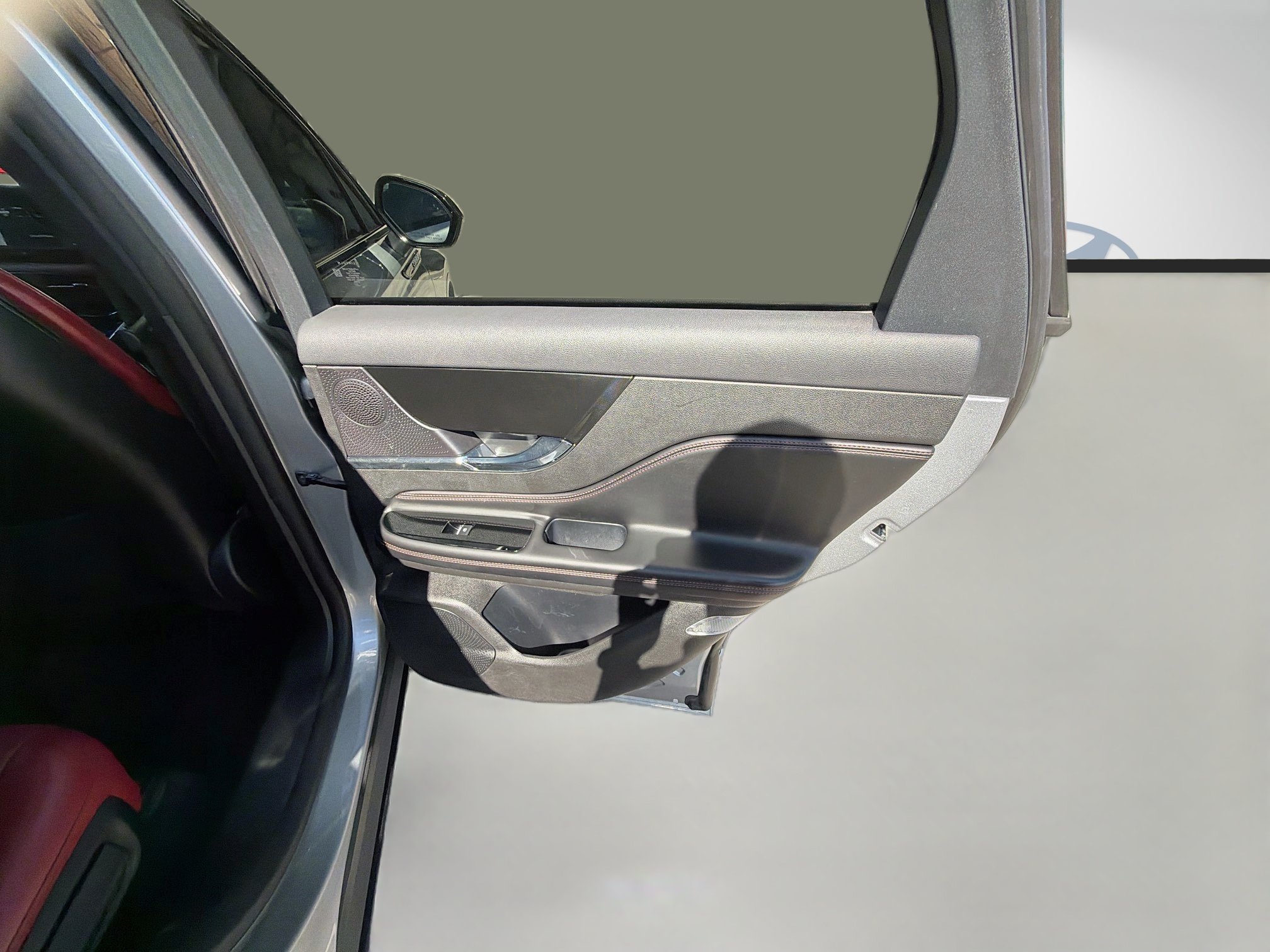 Used 2023 Lincoln Corsair Reserve w/ Jet Appearance Package FWD image 26