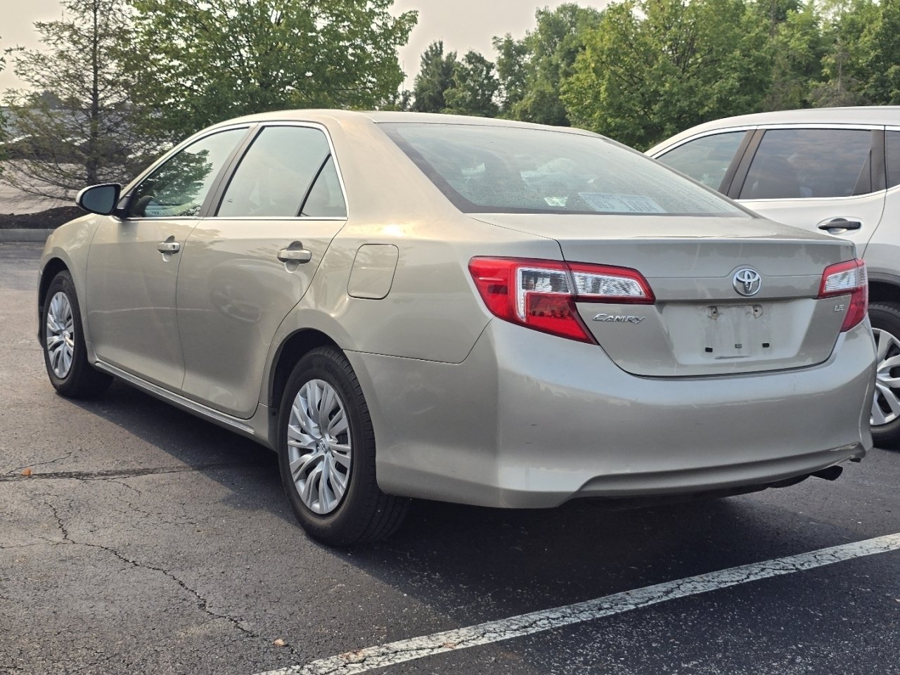 Used 2014 Toyota Camry LE FWD image 5