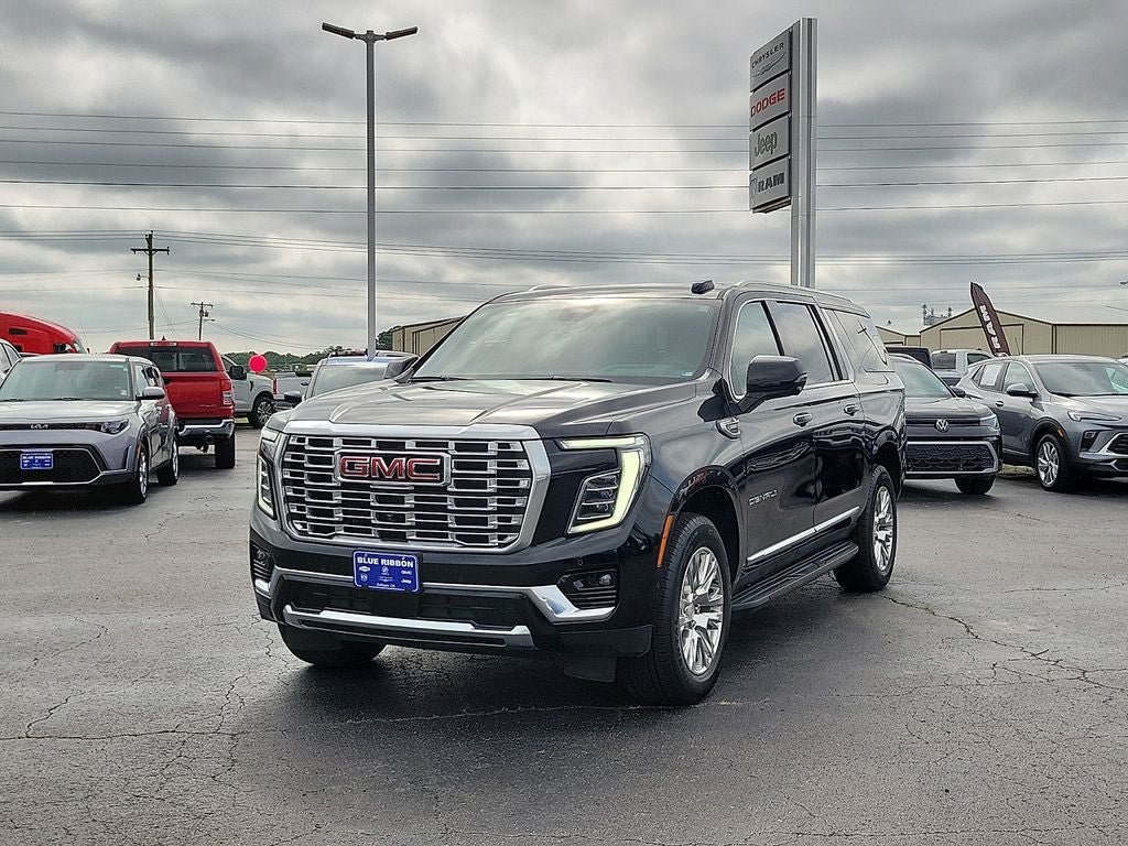 Used 2025 GMC Yukon XL Denali AWD/4WD image 2