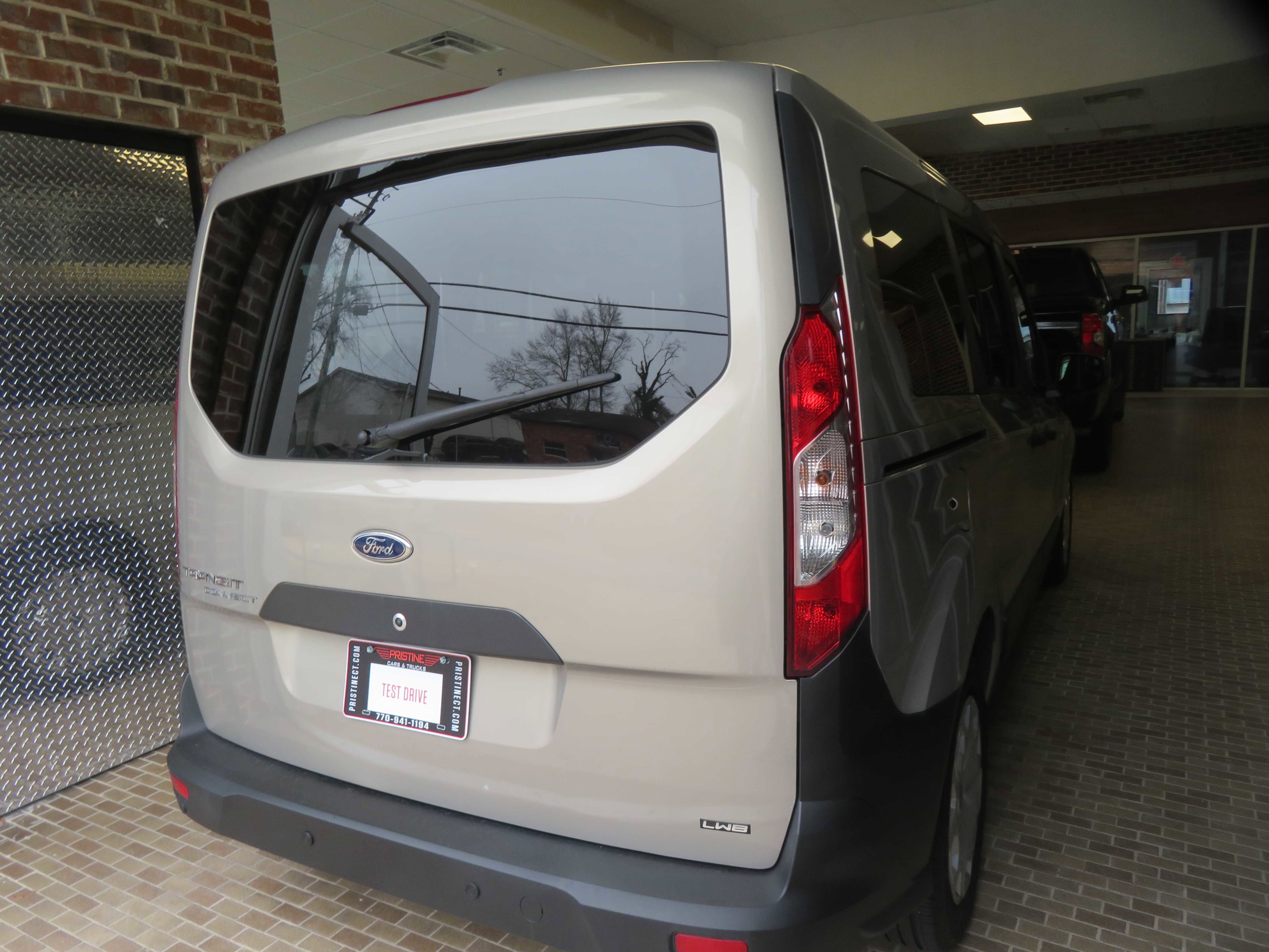 Used 2016 Ford Transit Connect XL image 4