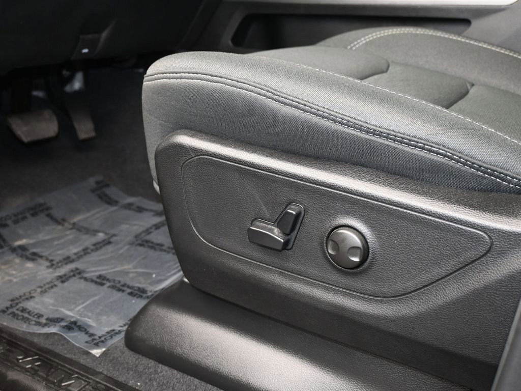 Used 2025 RAM 1500 Big Horn AWD/4WD image 12