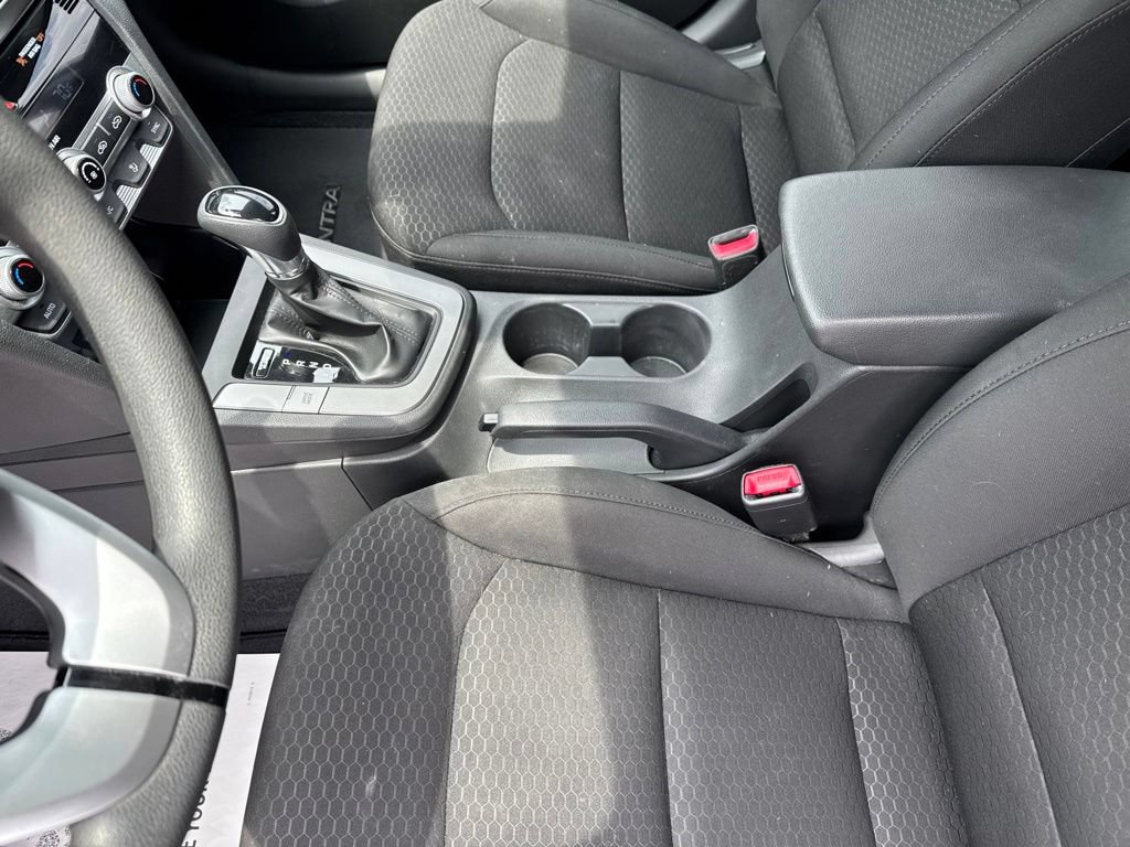Used 2020 Hyundai Elantra SE w/ Cargo Package (C1) FWD image 26