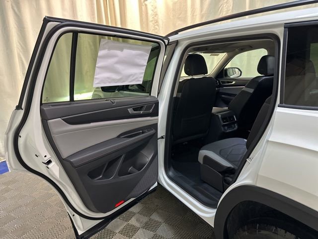 New 2026 Volkswagen Atlas Peak Edition image 28