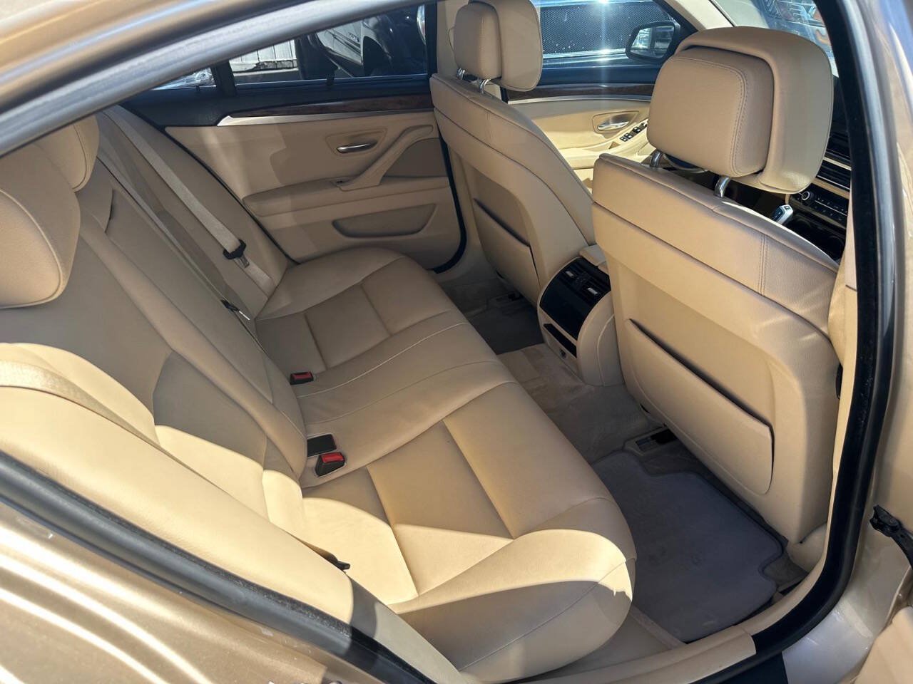 Used 2011 BMW 528i Sedan RWD image 19