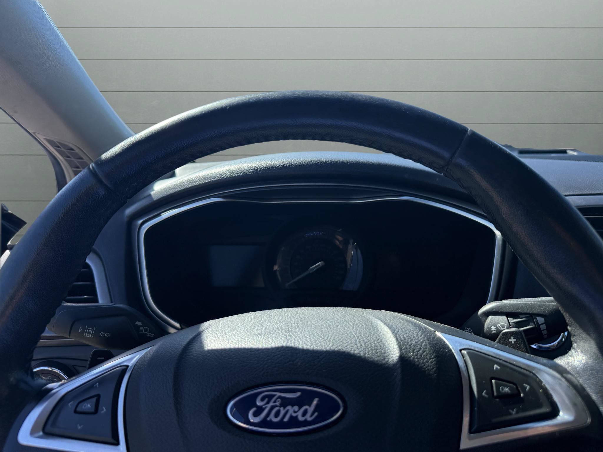 Used 2019 Ford Fusion SEL FWD image 9
