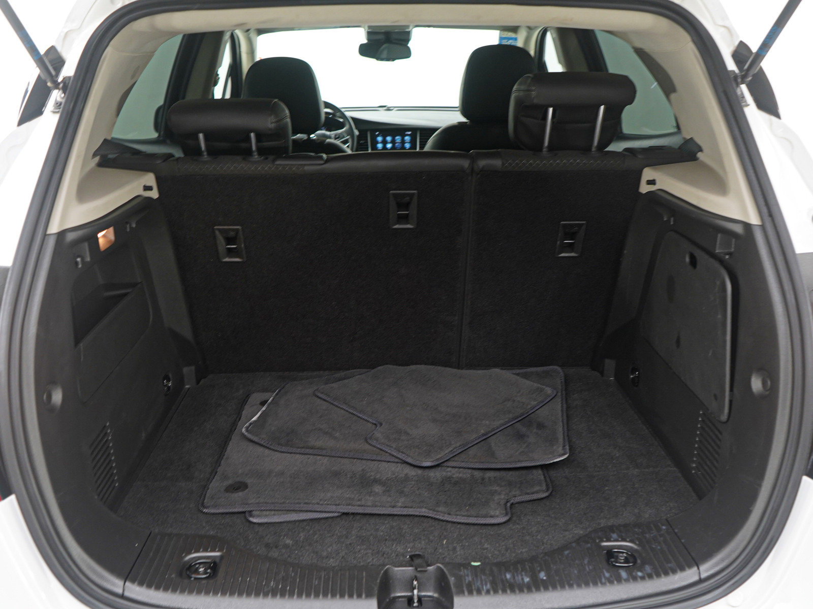 Used 2021 Buick Encore Preferred image 9