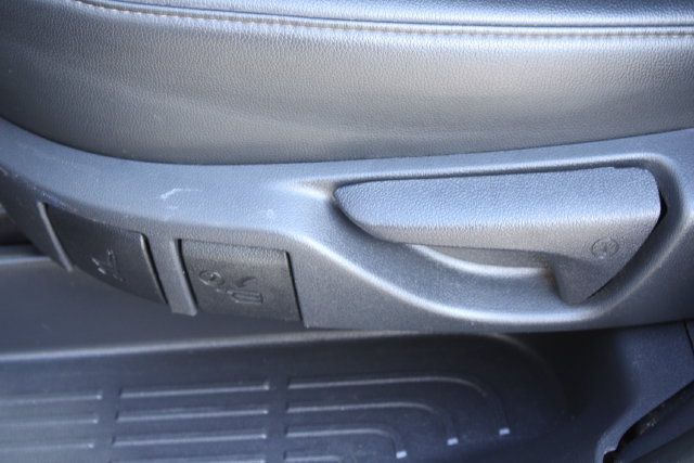 Used 2024 Toyota Highlander XSE FWD image 35