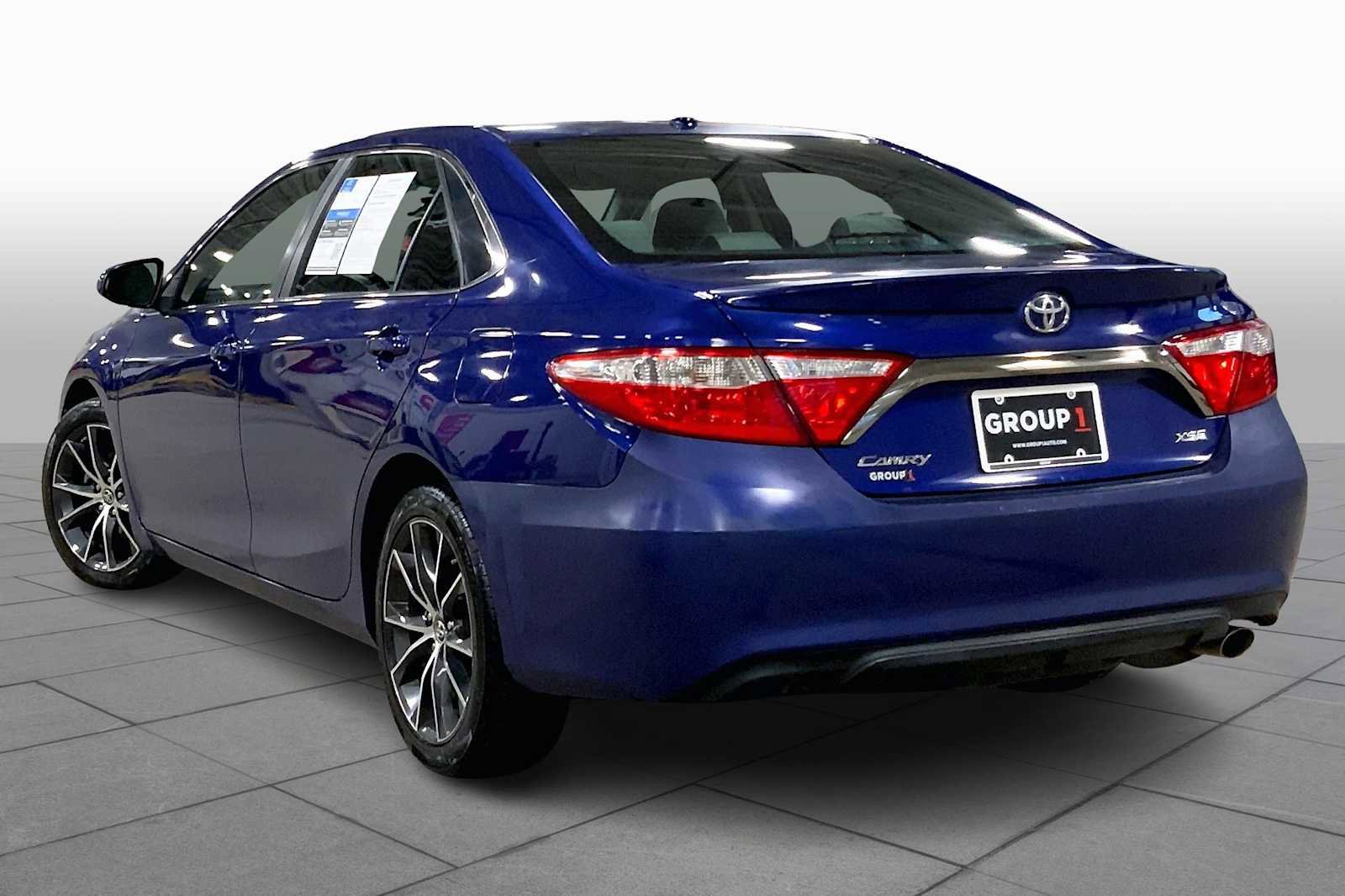Used 2015 Toyota Camry XSE image 12