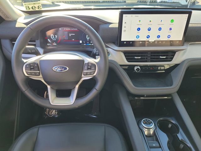 Used 2025 Ford Explorer Active w/ Active Comfort Package RWD image 4