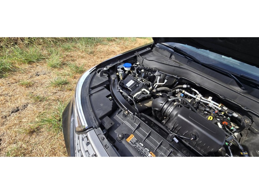 Used 2024 Ford Explorer XLT w/ Equipment Group 202A AWD/4WD image 13