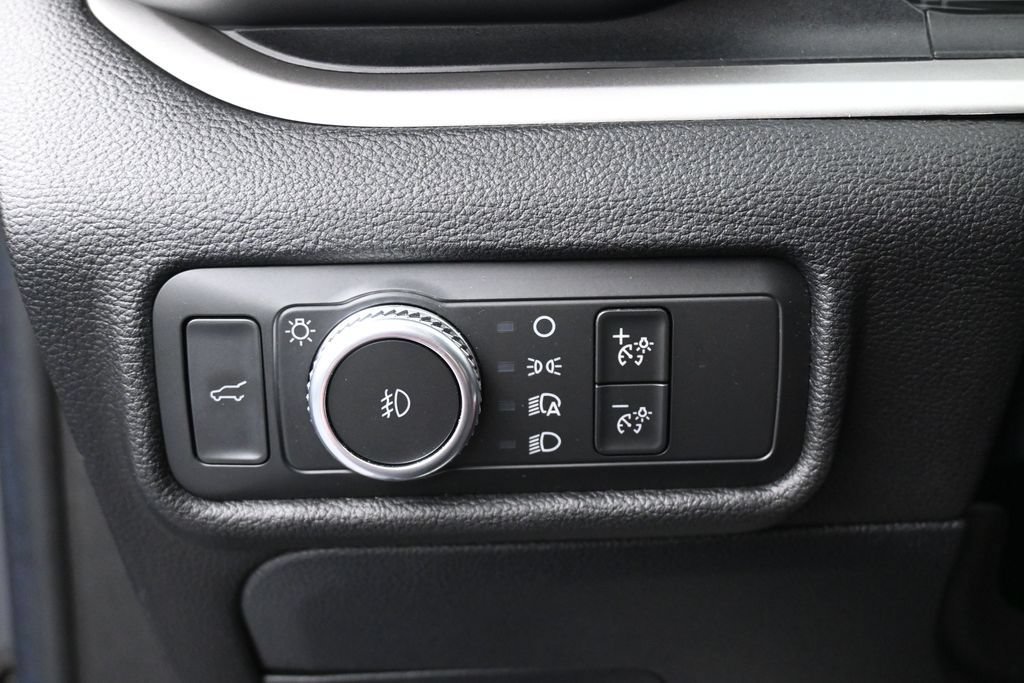 Used 2021 Ford Explorer XLT w/ Equipment Group 202A RWD image 16
