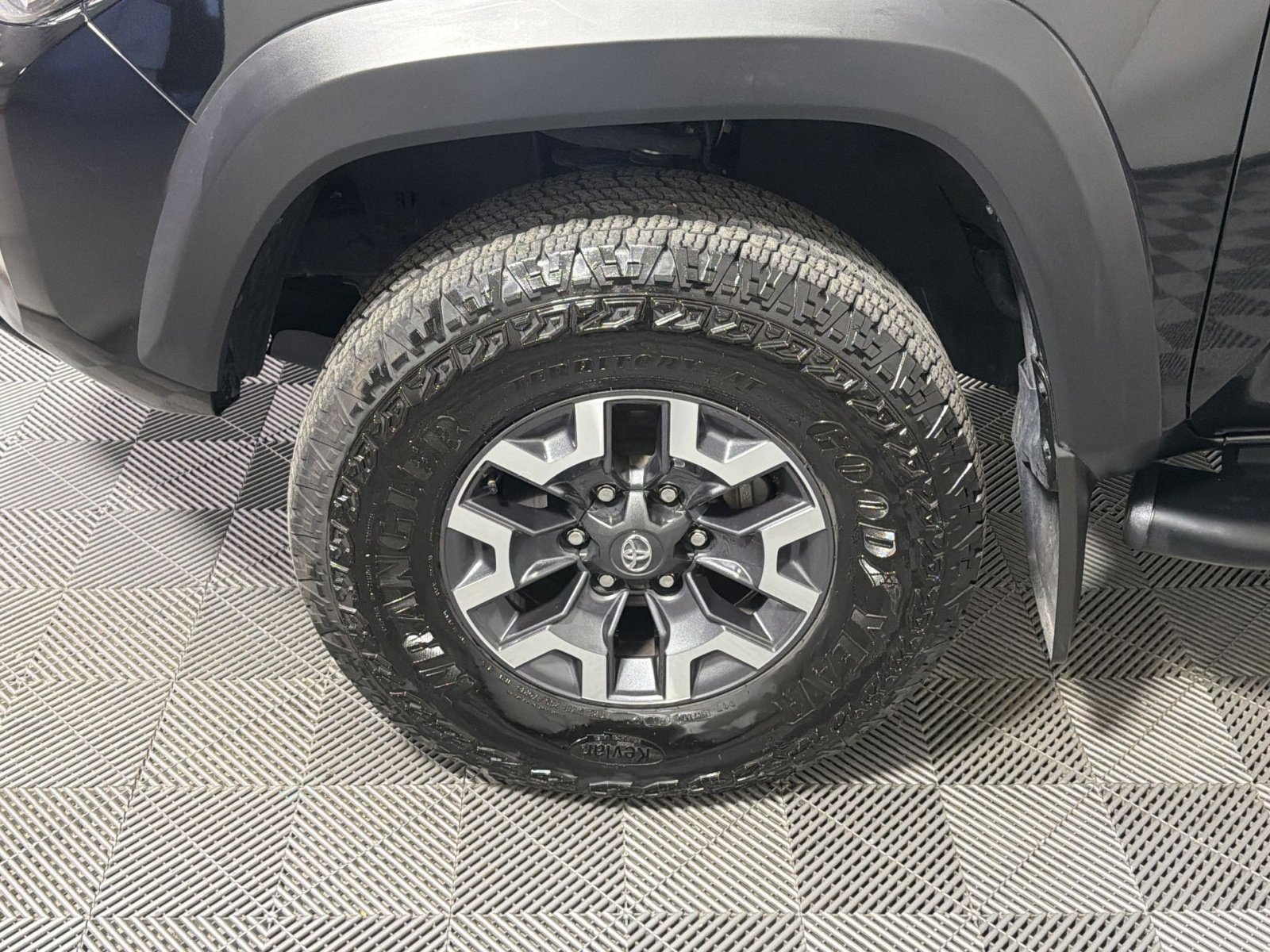 Used 2023 Toyota Tacoma TRD Off-Road image 12