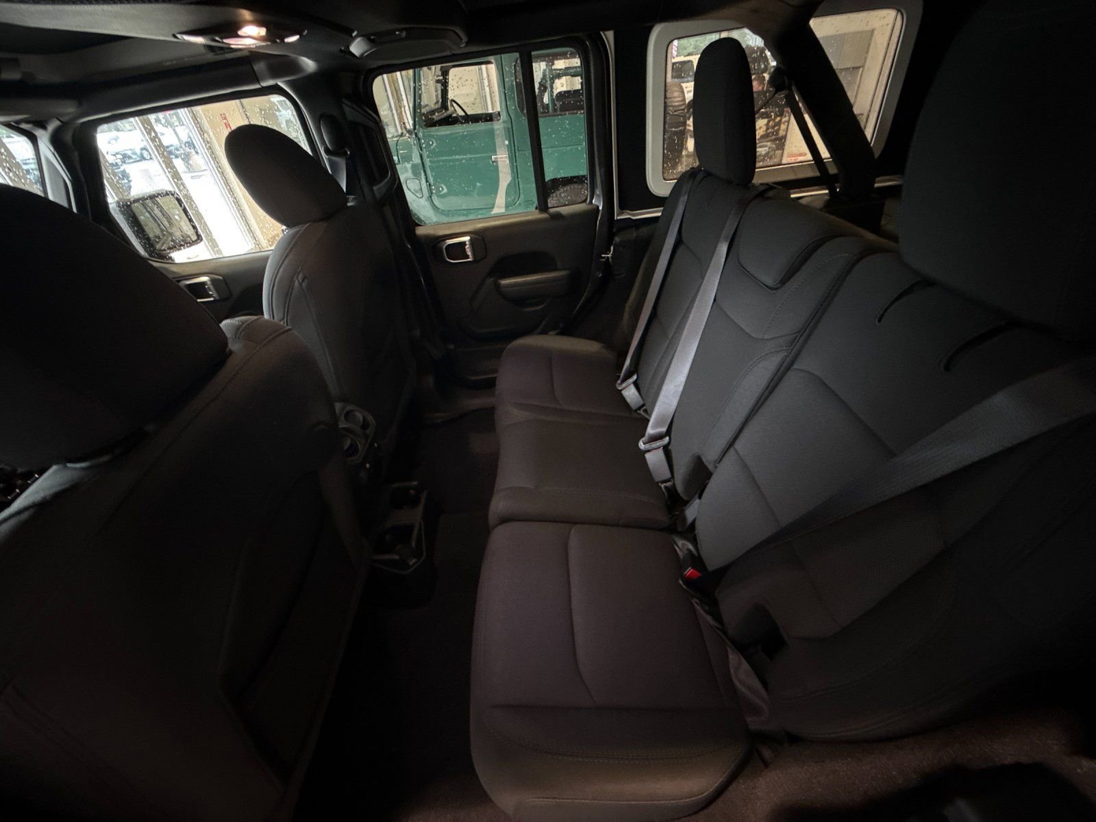 Used 2022 Jeep Wrangler Unlimited Sport AWD/4WD image 12