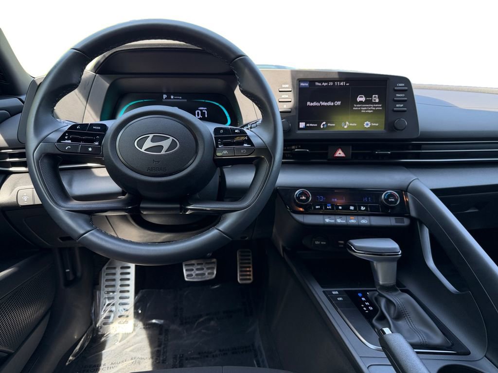 Used 2025 Hyundai Elantra Sport FWD image 10