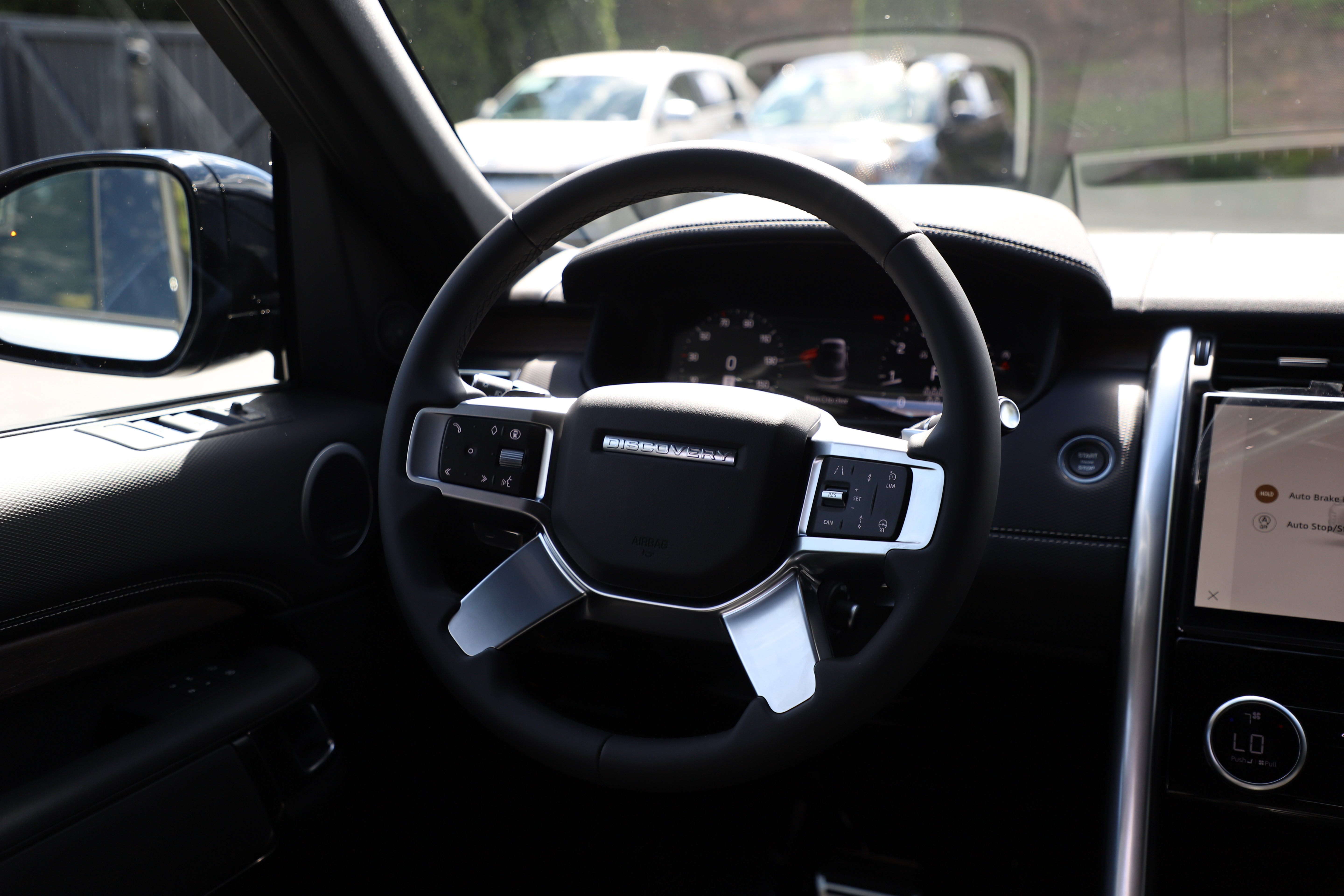 New 2026 Land Rover Discovery Dynamic SE AWD/4WD image 19