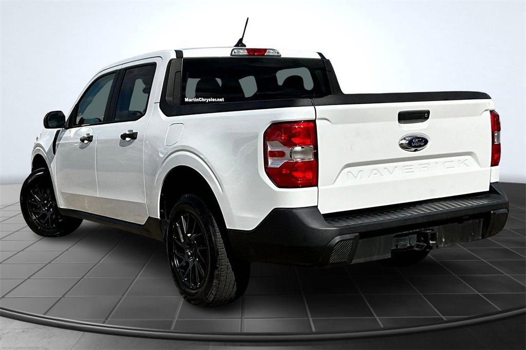 Used 2022 Ford Maverick XL image 2
