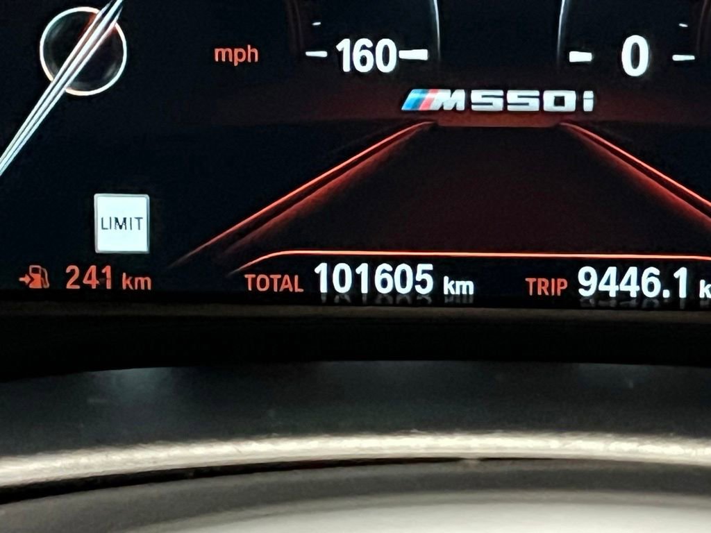 Used 2019 BMW M550i xDrive AWD/4WD image 25