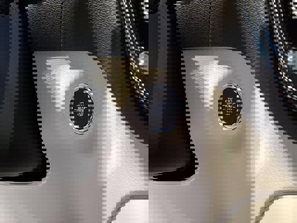 New 2026 Volvo XC40 B4 Plus w/ Protection Package Premier image 22