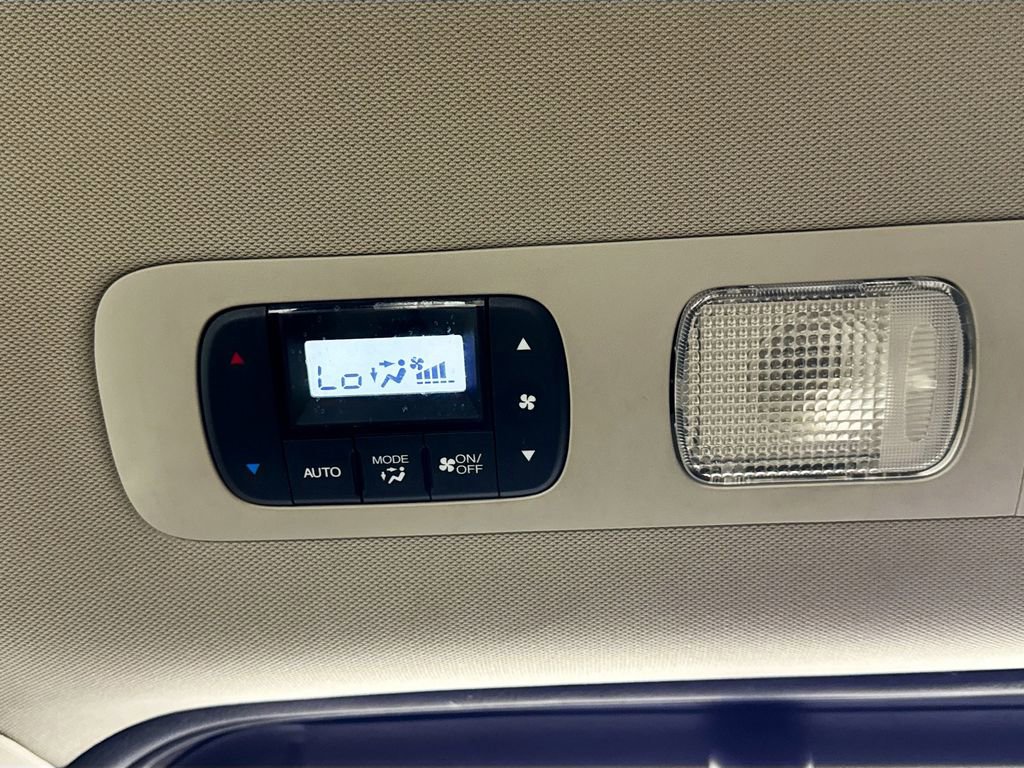 Used 2016 Honda Odyssey SE image 26