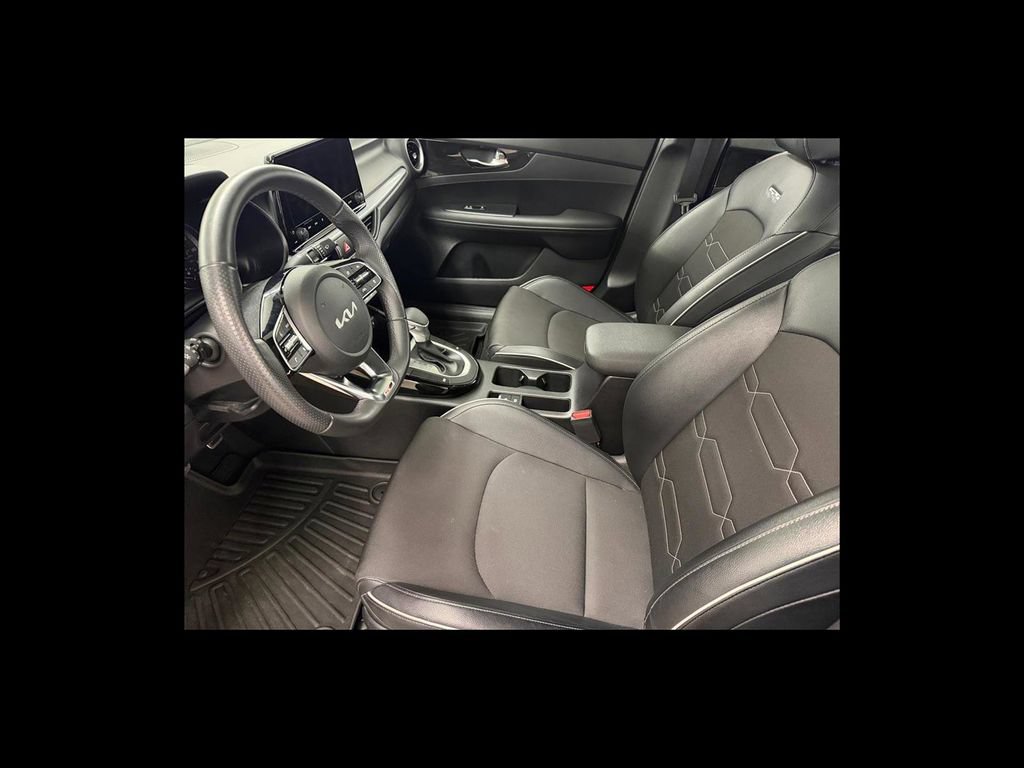 Used 2024 Kia Forte GT-Line w/ GT-Line Premium Package FWD image 11
